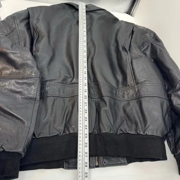 Wilsons Leather Adventure Bound Originals Men’s L Bomber Jacket